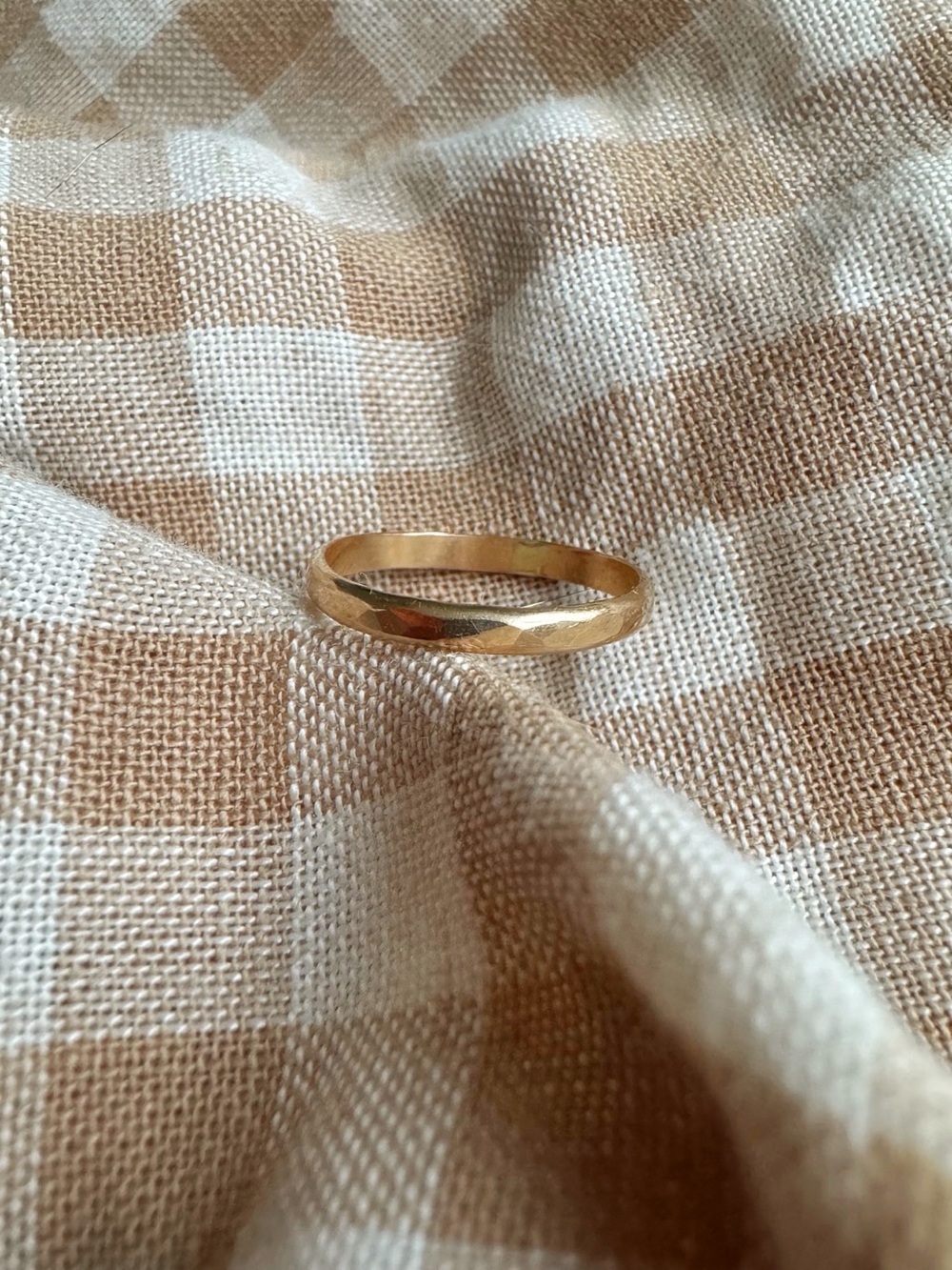 14k Gold Filled Classic Faceted Dainty Hammered Women’s Band Size 5.5